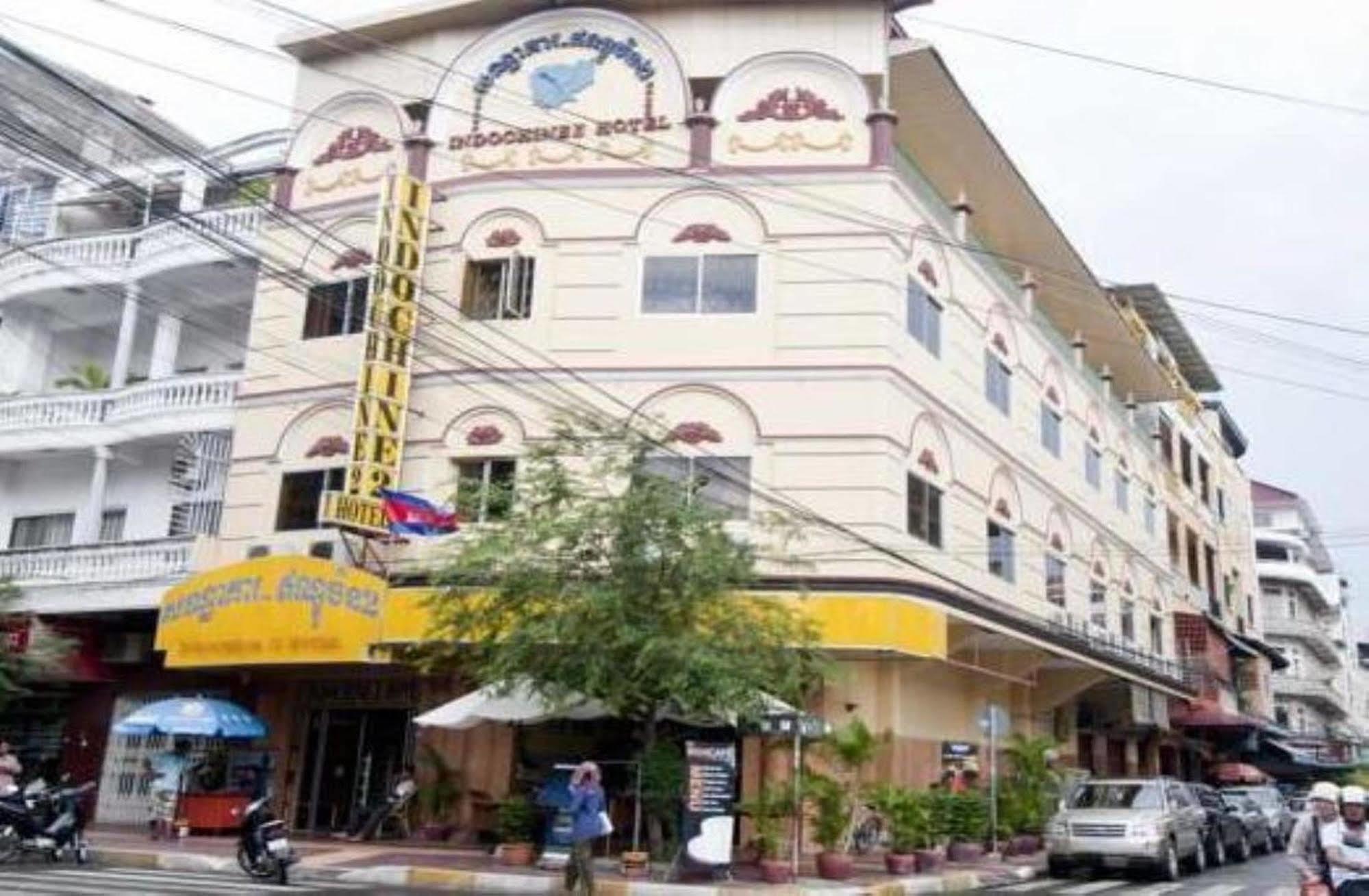 Ostro Hotel Phnom Penh Bagian luar foto